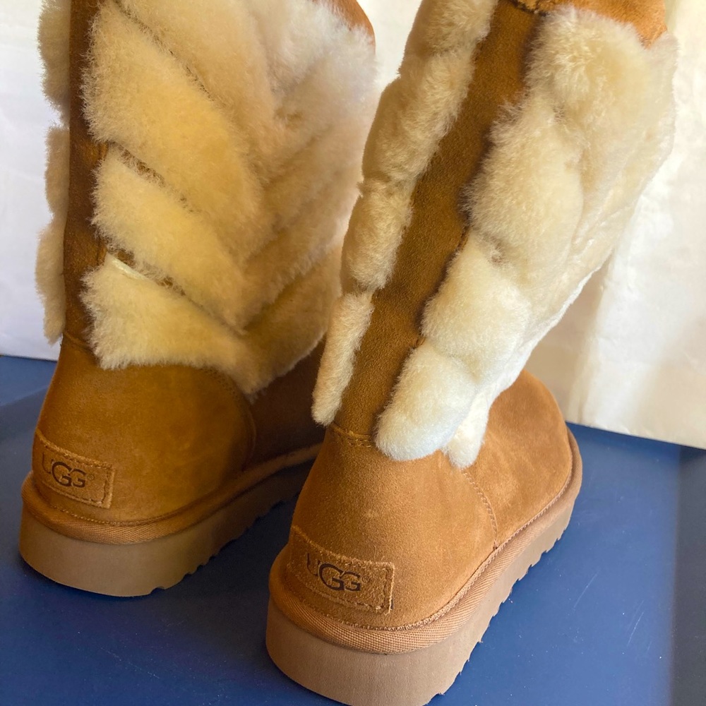 Brand New Women’s Uggs Boots (US size 9/EU 40)
